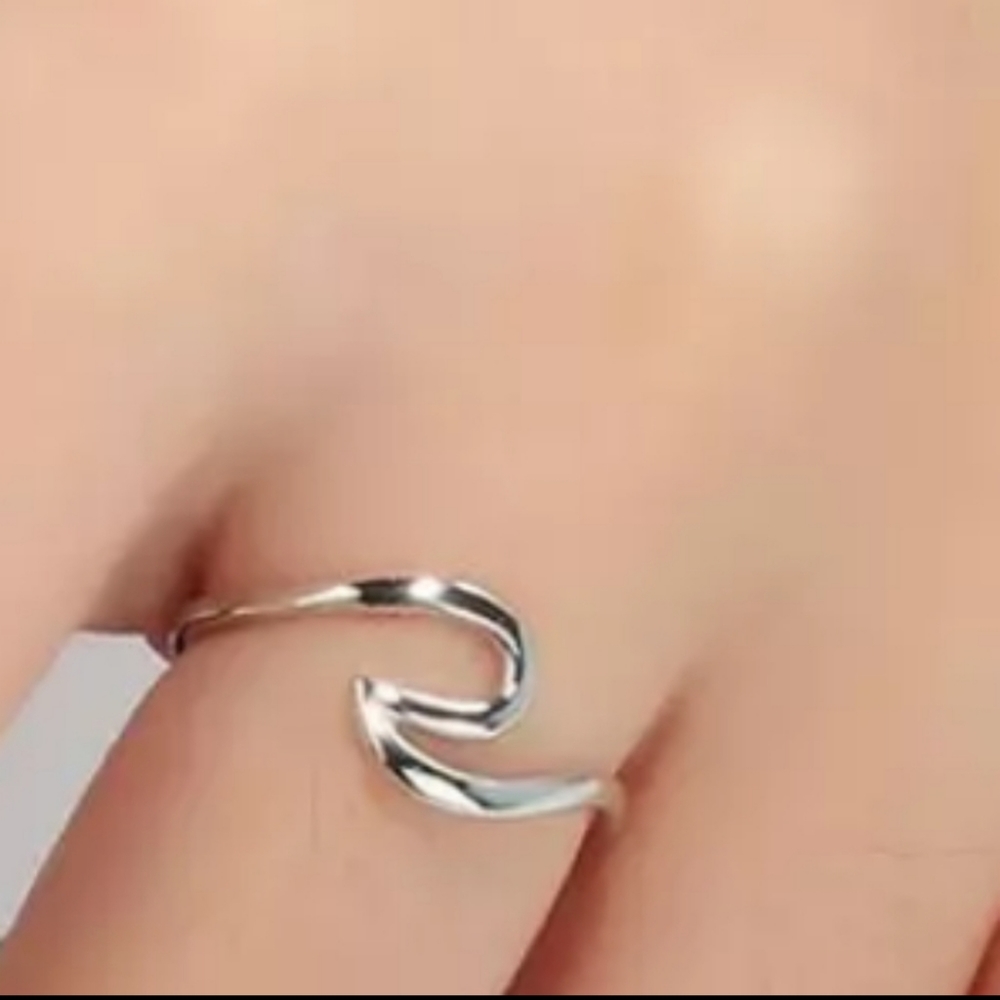 925 Sterling Silver Wave Ring Size 6 Women's Jewelry - Picture 4 of 6